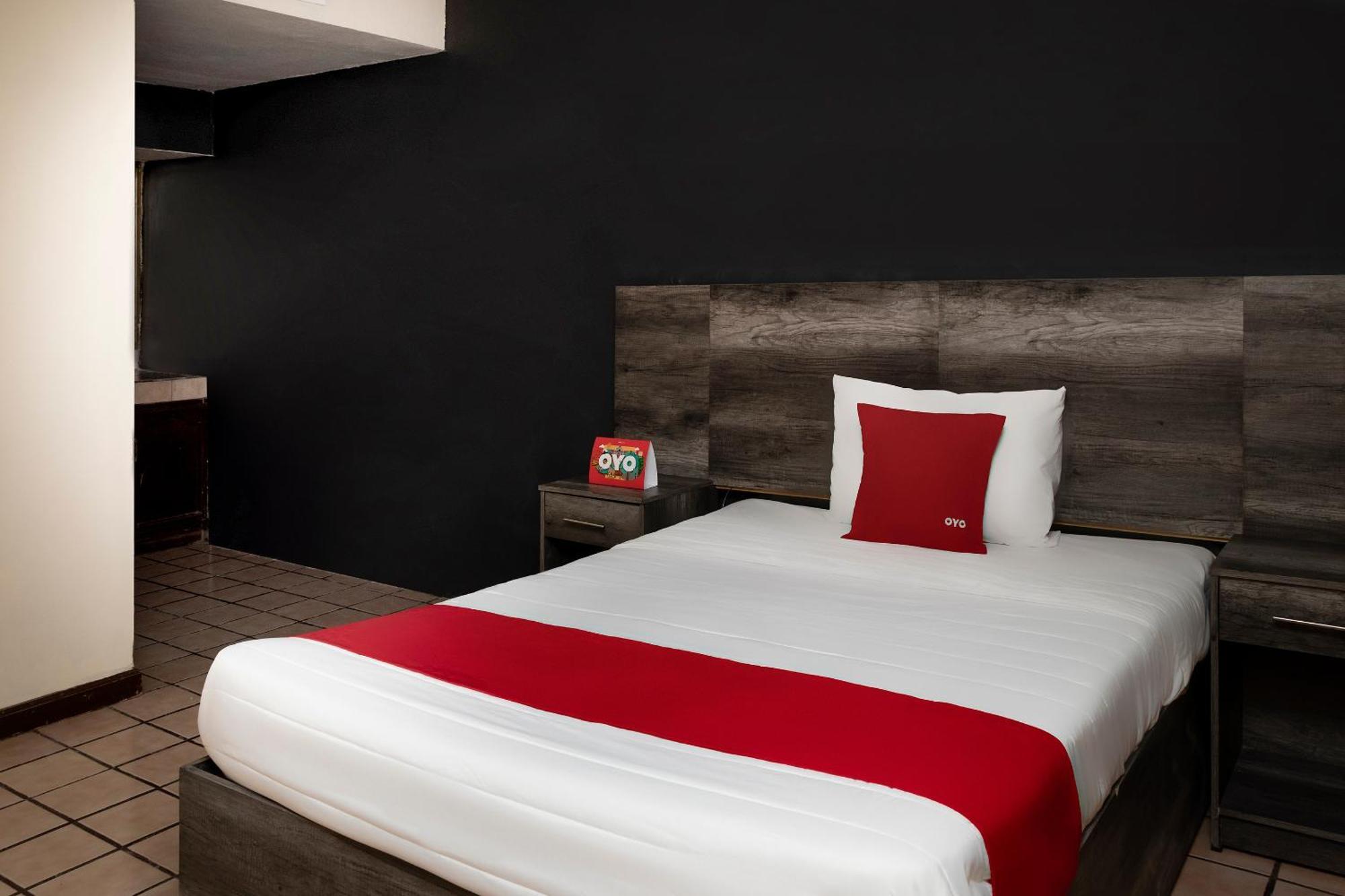 Oyo Hotel Real Del Sur, Estadio Чиуауа Экстерьер фото
