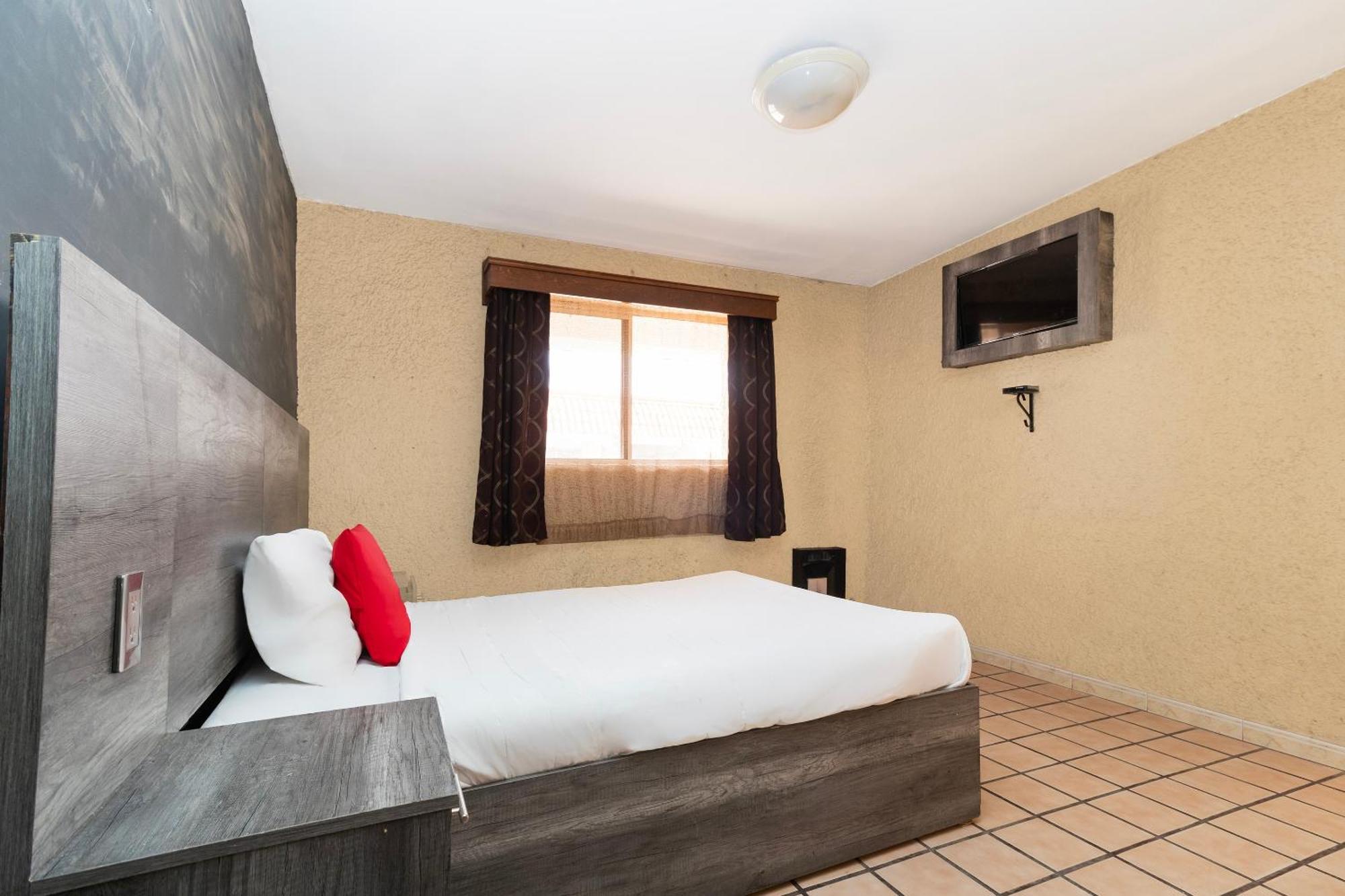 Oyo Hotel Real Del Sur, Estadio Чиуауа Экстерьер фото