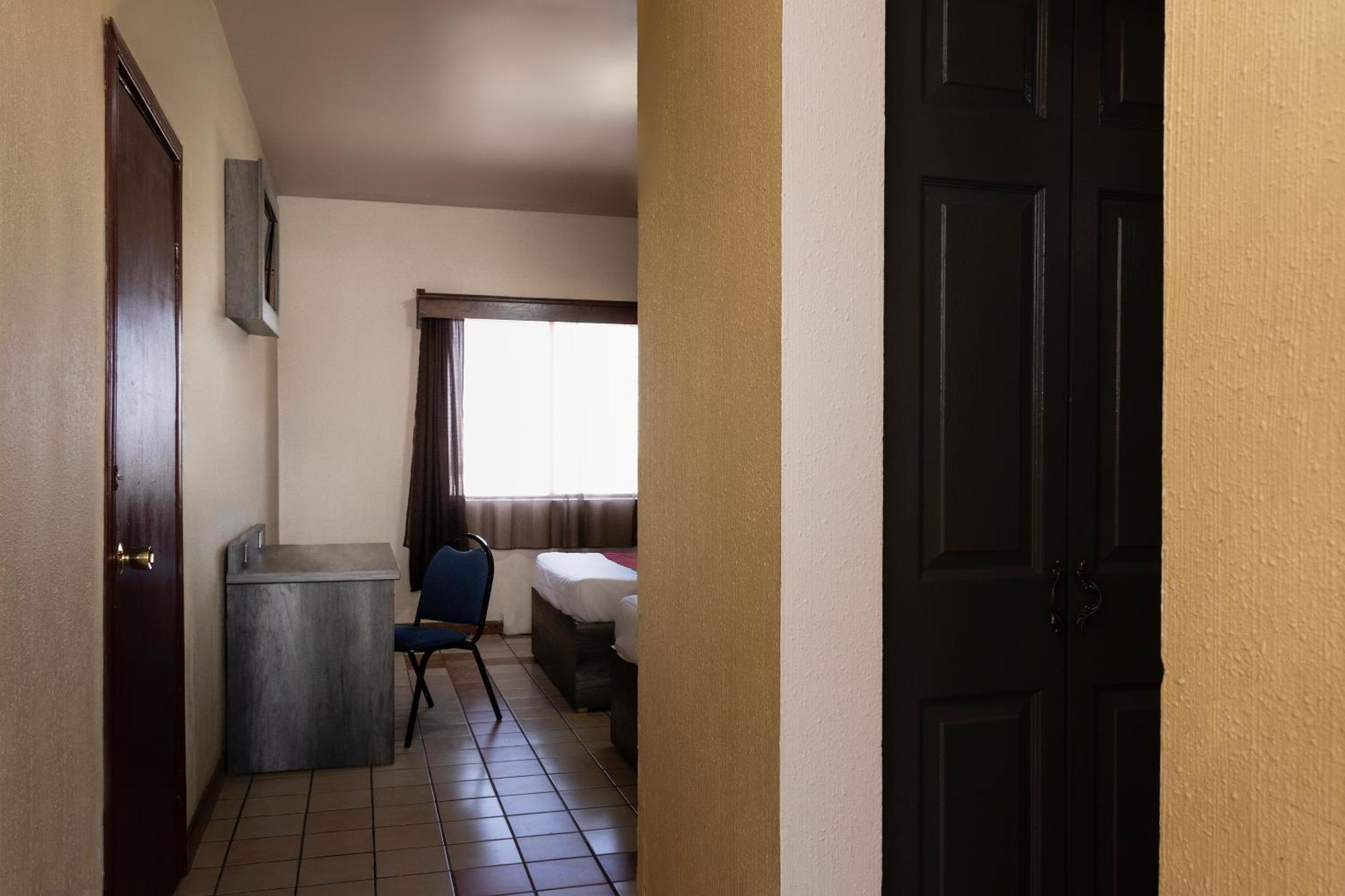 Oyo Hotel Real Del Sur, Estadio Чиуауа Экстерьер фото
